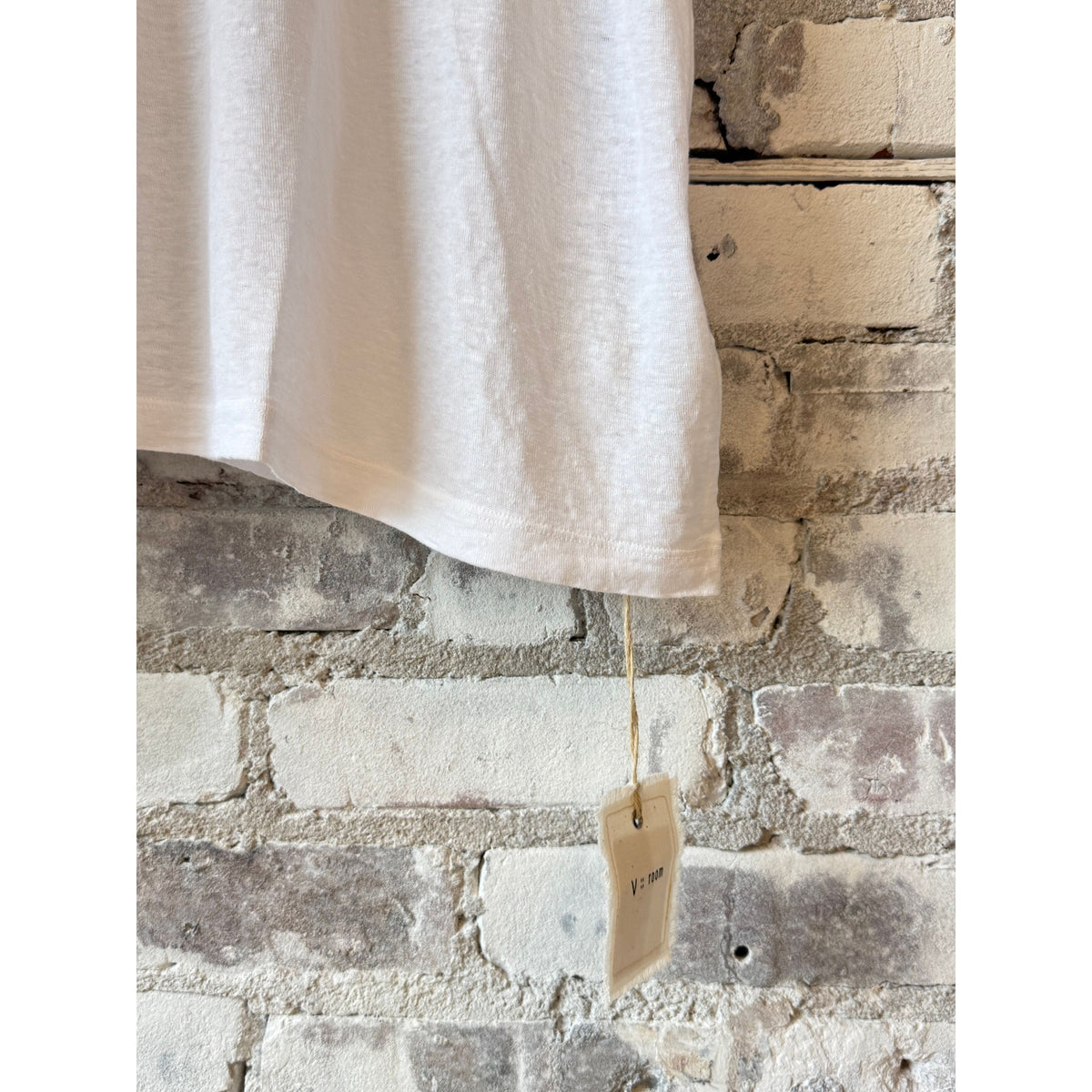 White hemp jersey oversized short-sleeve crew shirt for women by V::ROOM, featuring a relaxed fit and soft fabric.
