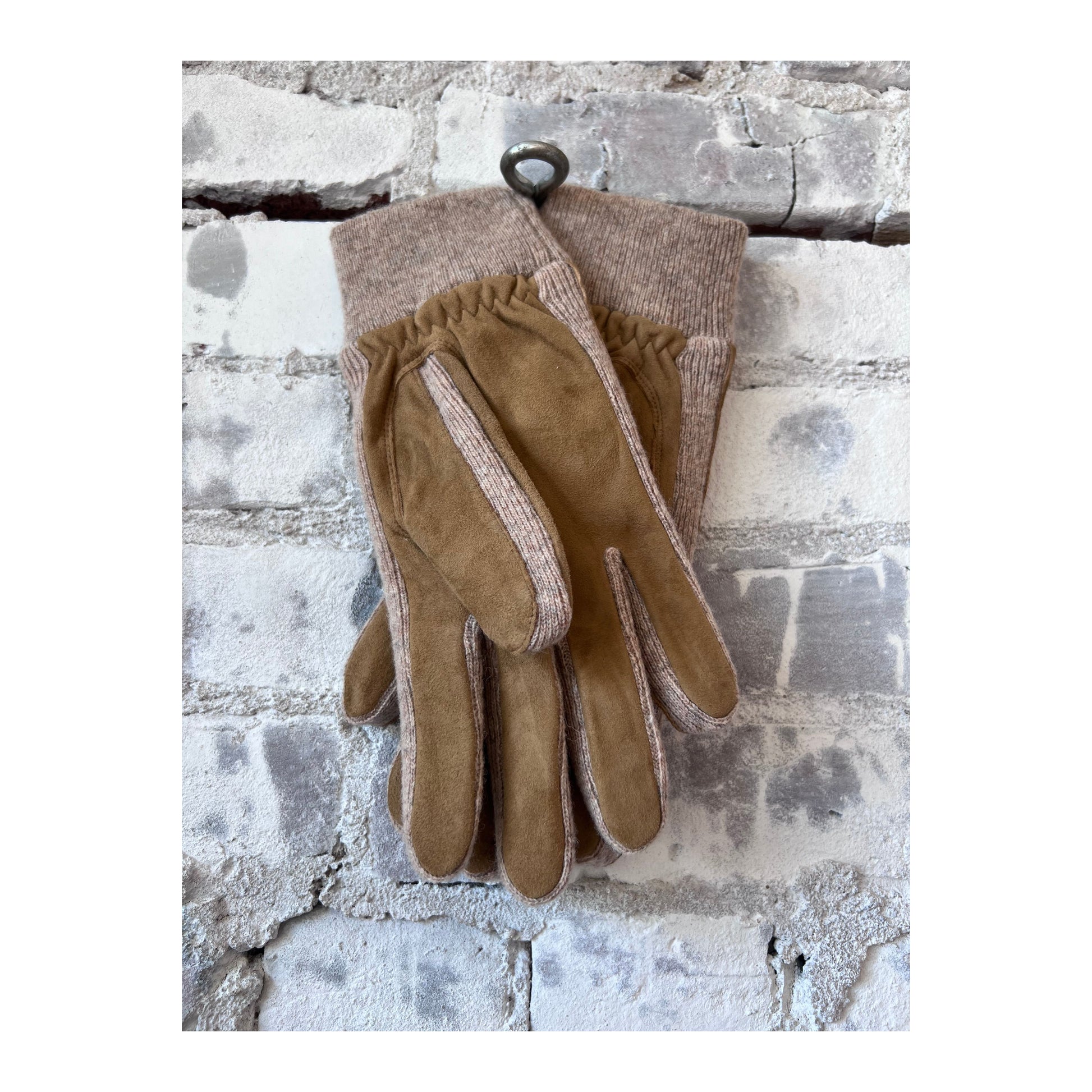 Men's Hestra Geoffrey Camel Glove showing soft leather exterior and detailed stitching for warmth and style.