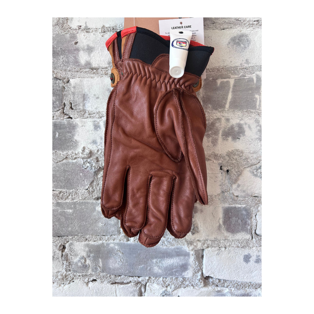 Men's Hestra Wakayama 5-Finger Glove in cork and brown leather, showing the detailed design and stitching.