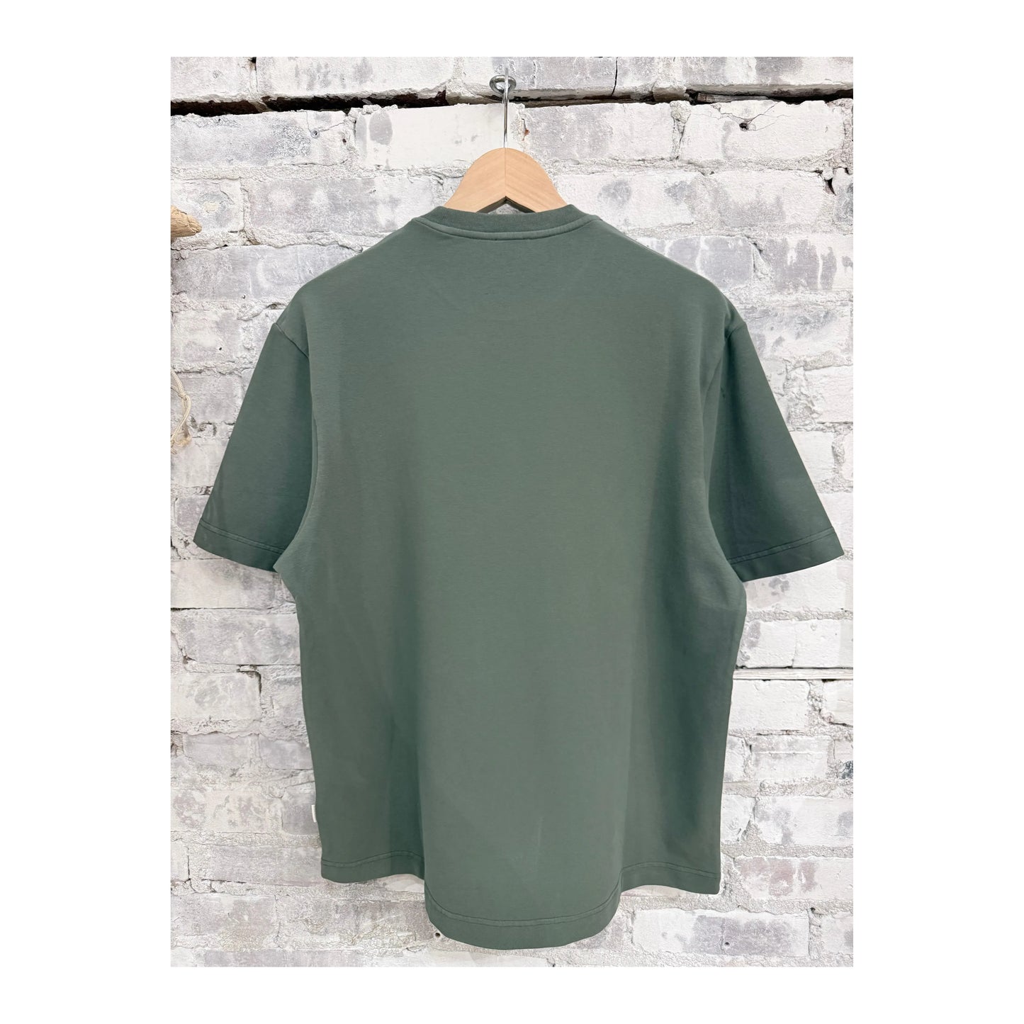 Men's IF Tee in Sea Kelp color, featuring a comfortable fit and casual style, with the 04651/ brand logo visible.