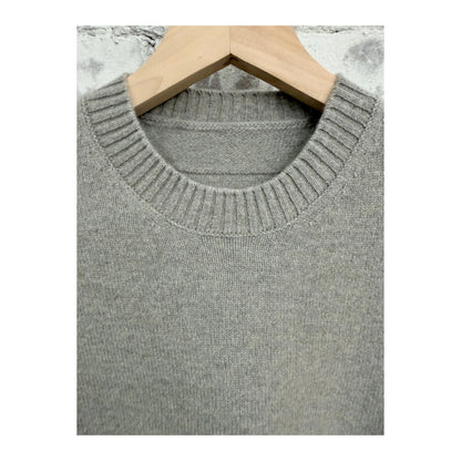 Women's Heather Grey V::Room long-sleeve merino jersey knit crew top, soft and comfortable, close-up of fabric and fit.