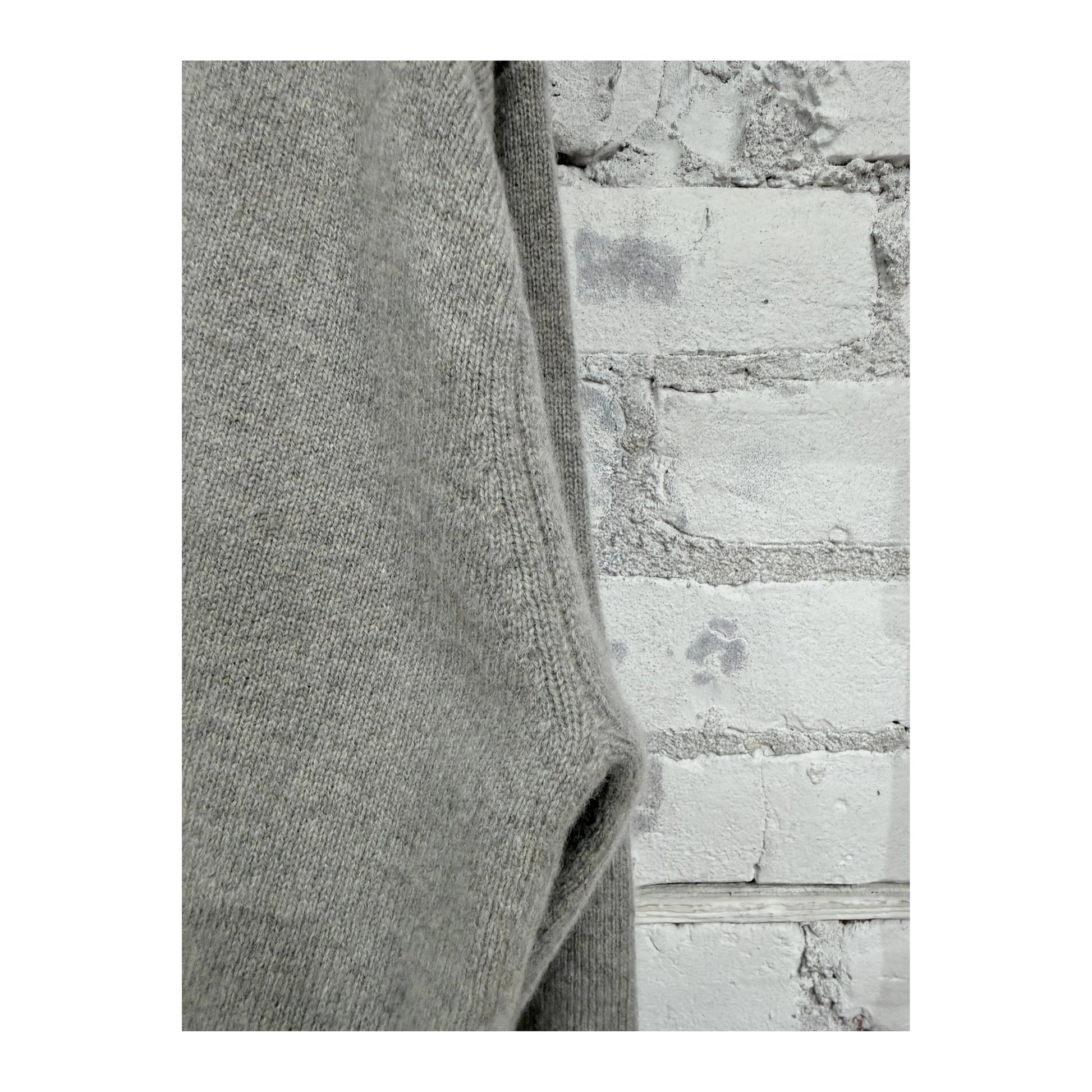Women's Heather Grey V::Room long-sleeve Merino Jersey Knit Crew shirt, soft and comfortable for everyday wear.
