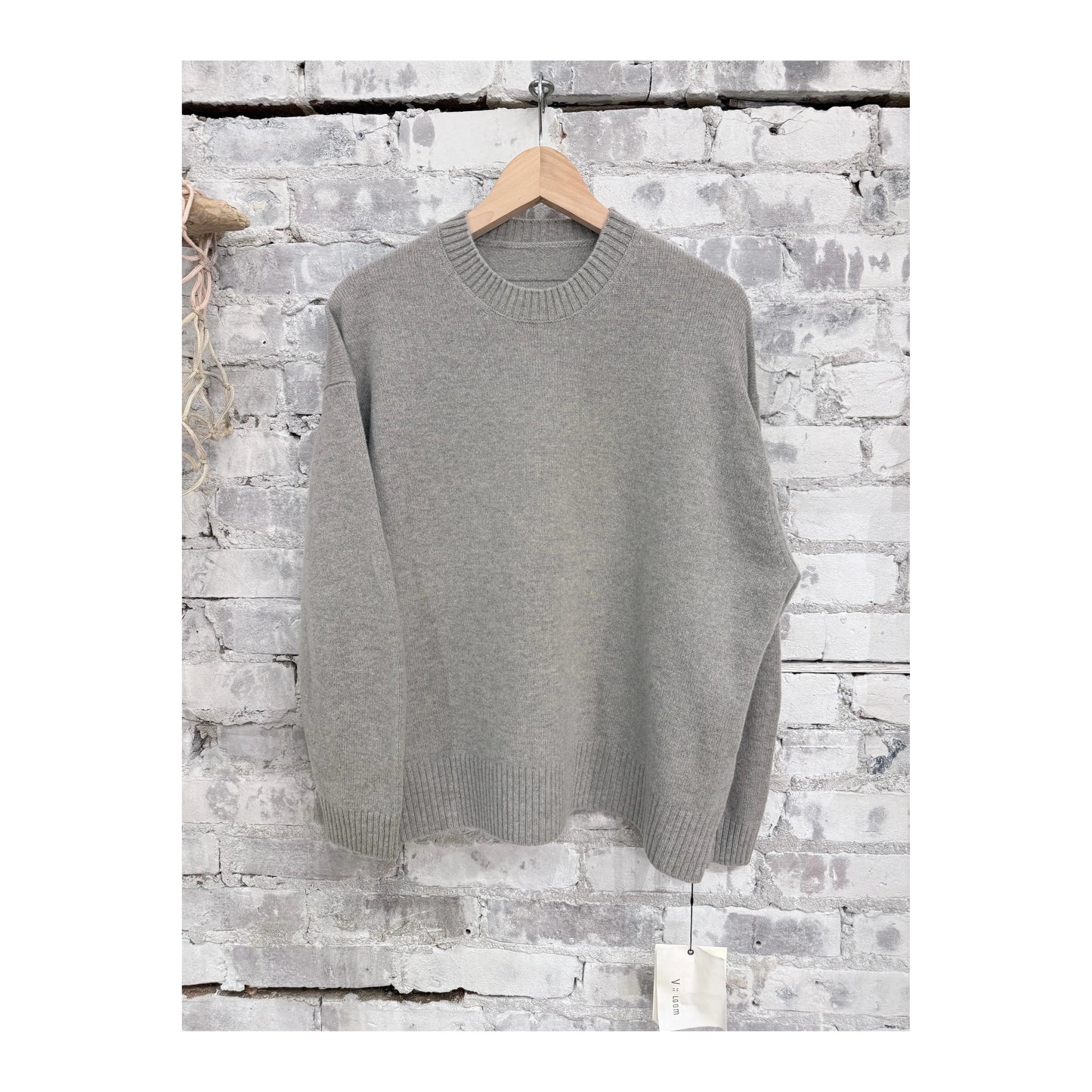 Women's Heather Grey V::Room Merino Jersey Knit Crewneck sweater, long-sleeve merino wool top, casual and comfortable.