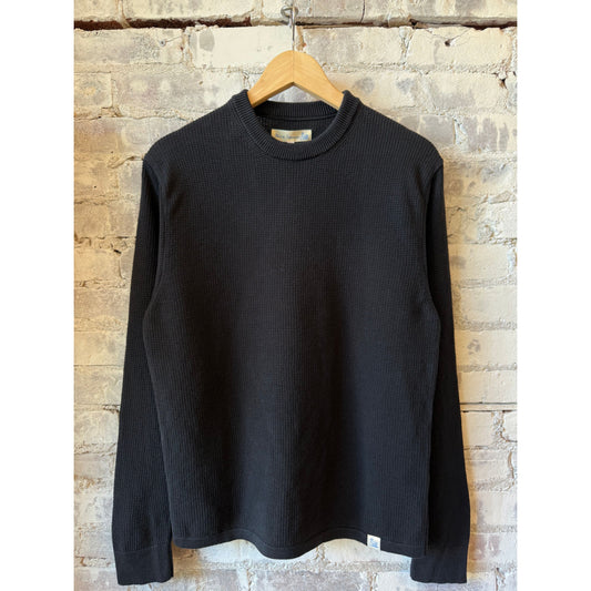 Men's charcoal lightweight waffle knit sweater by Merz B. Schwanen, showcasing a cozy textured knit fabric.