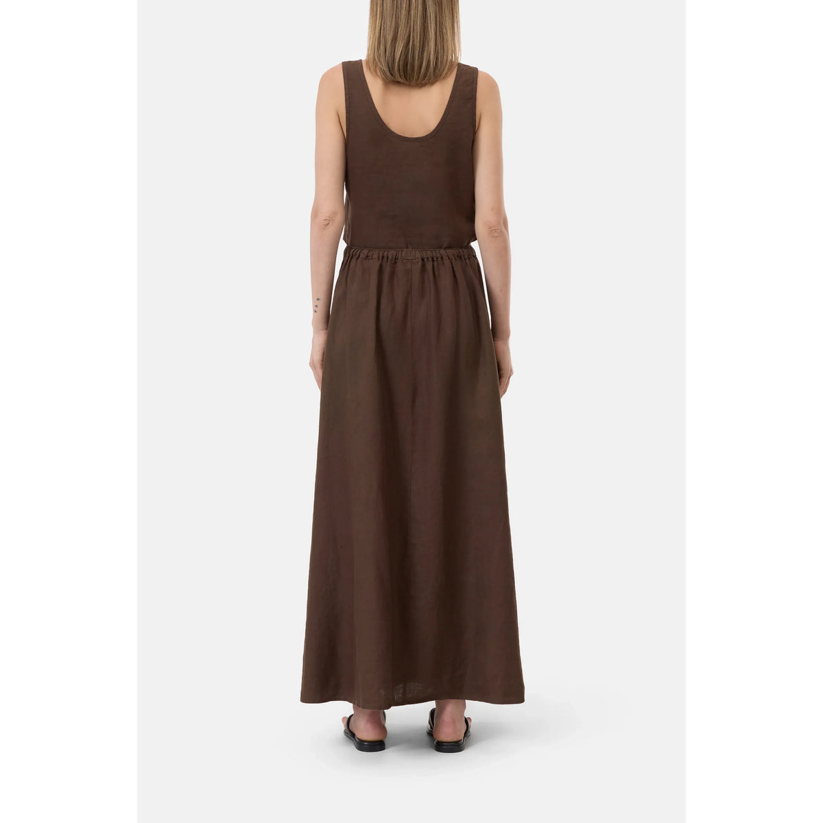 Women's linen maxi skirt in maple brown by Closed, featuring a flowy design and comfortable waistband.