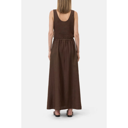 Women's linen maxi skirt in maple brown by Closed, featuring a flowy design and comfortable waistband.
