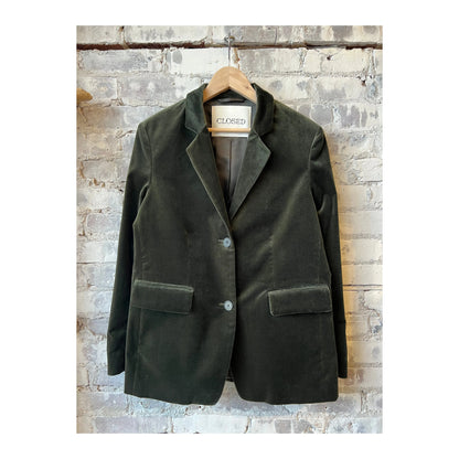 Women’s Lola Velvet Blazer in Irish Coffee by Closed Women, featuring a stylish velvet fabric and tailored fit.