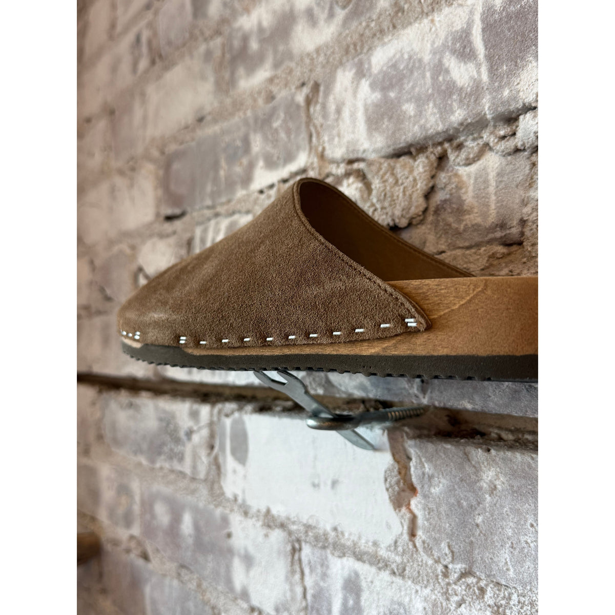 Kunsten Clogs Lowrider Men‘s Suede Clog - Umber Rosy Brown