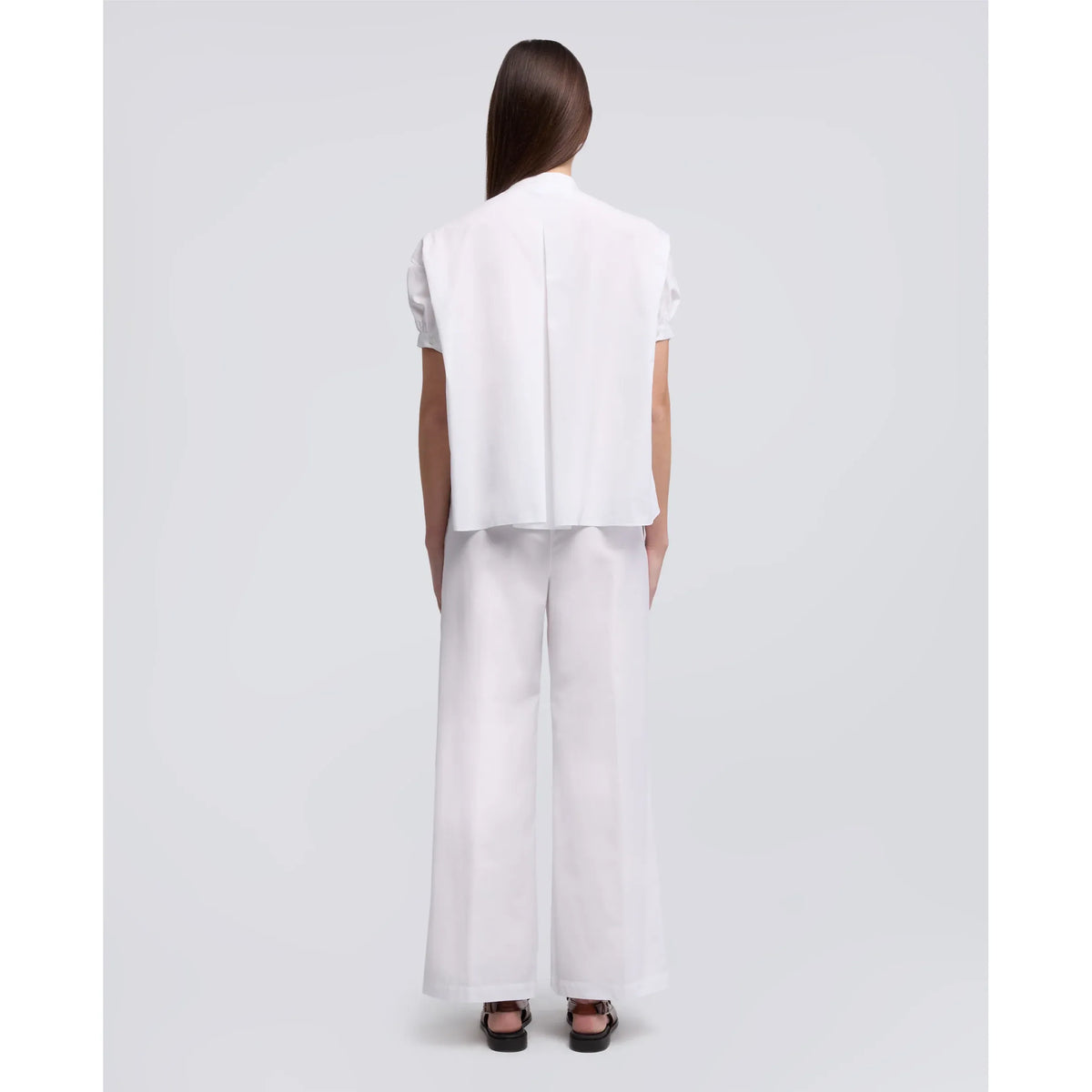 Women's white Mandarin collar cotton poplin shirt by Aspesi, featuring a sleek and classic design with button-up front.