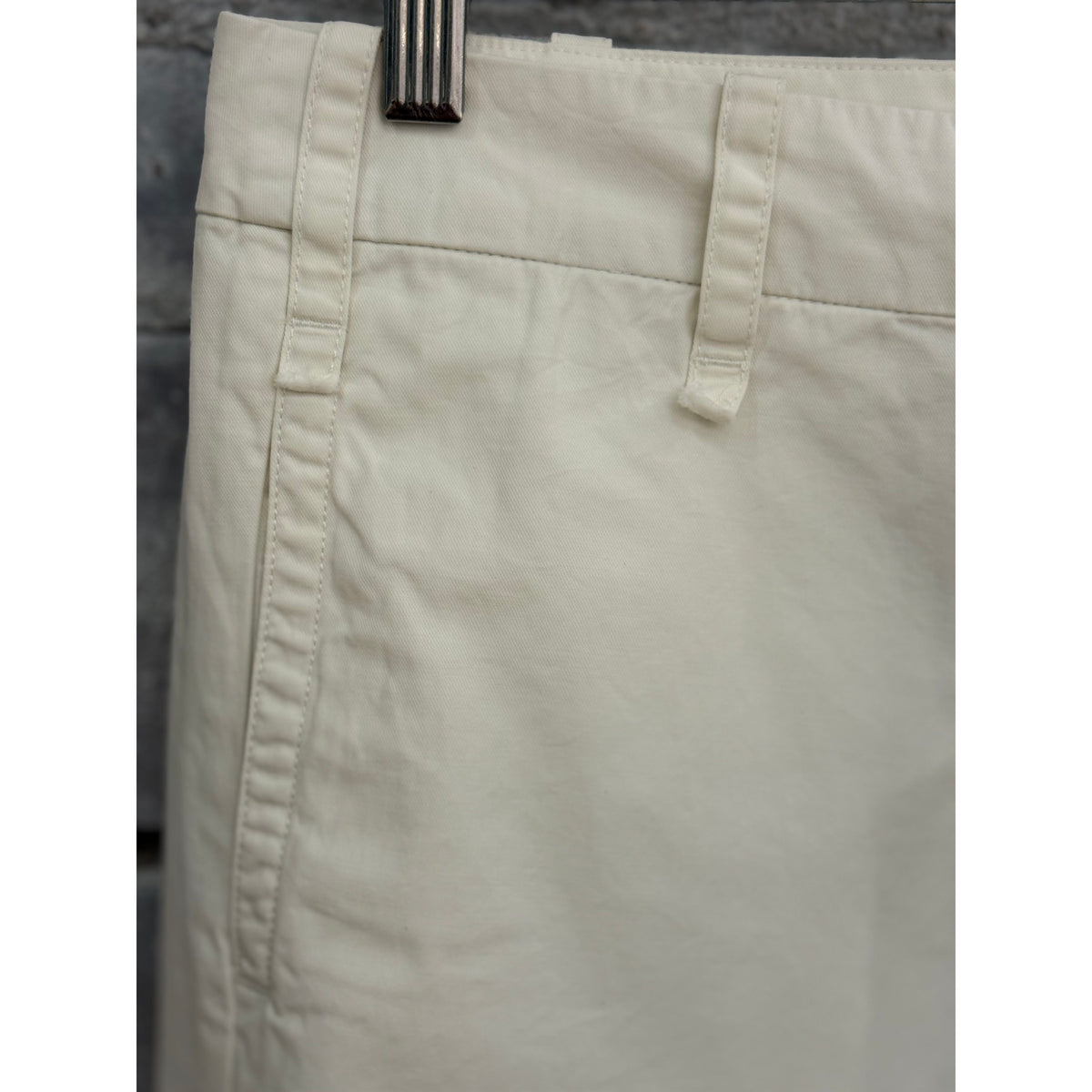 Women's white Market Capri pants by G1 Women's, featuring a fitted design and stylish look for casual wear.