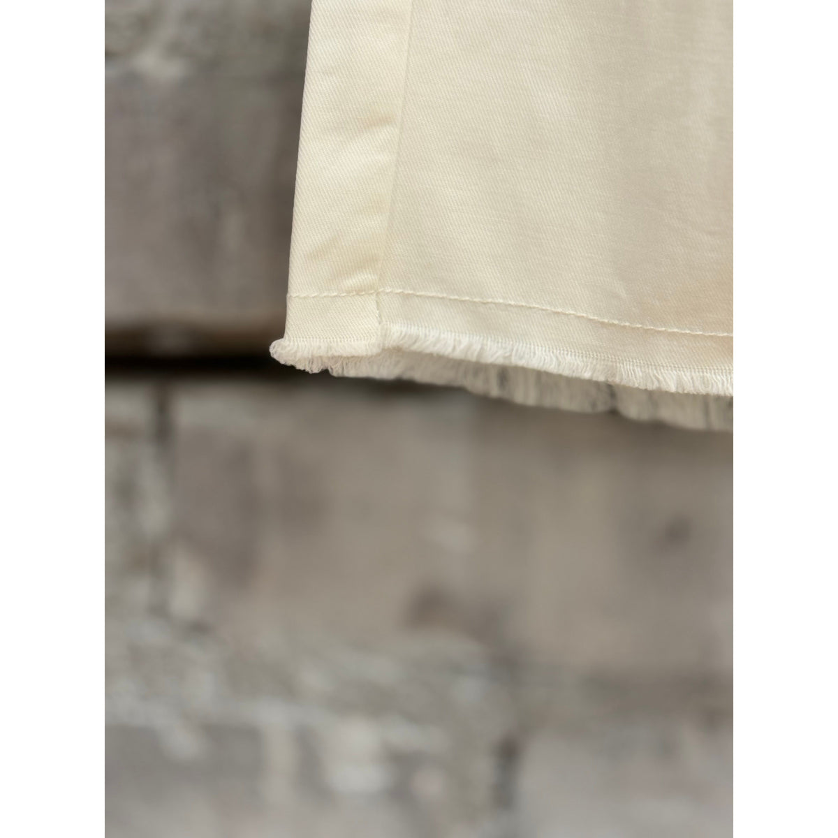 Women's G1 Women's Market Capri in white, stylish and comfortable cropped pants with a clean, modern look.
