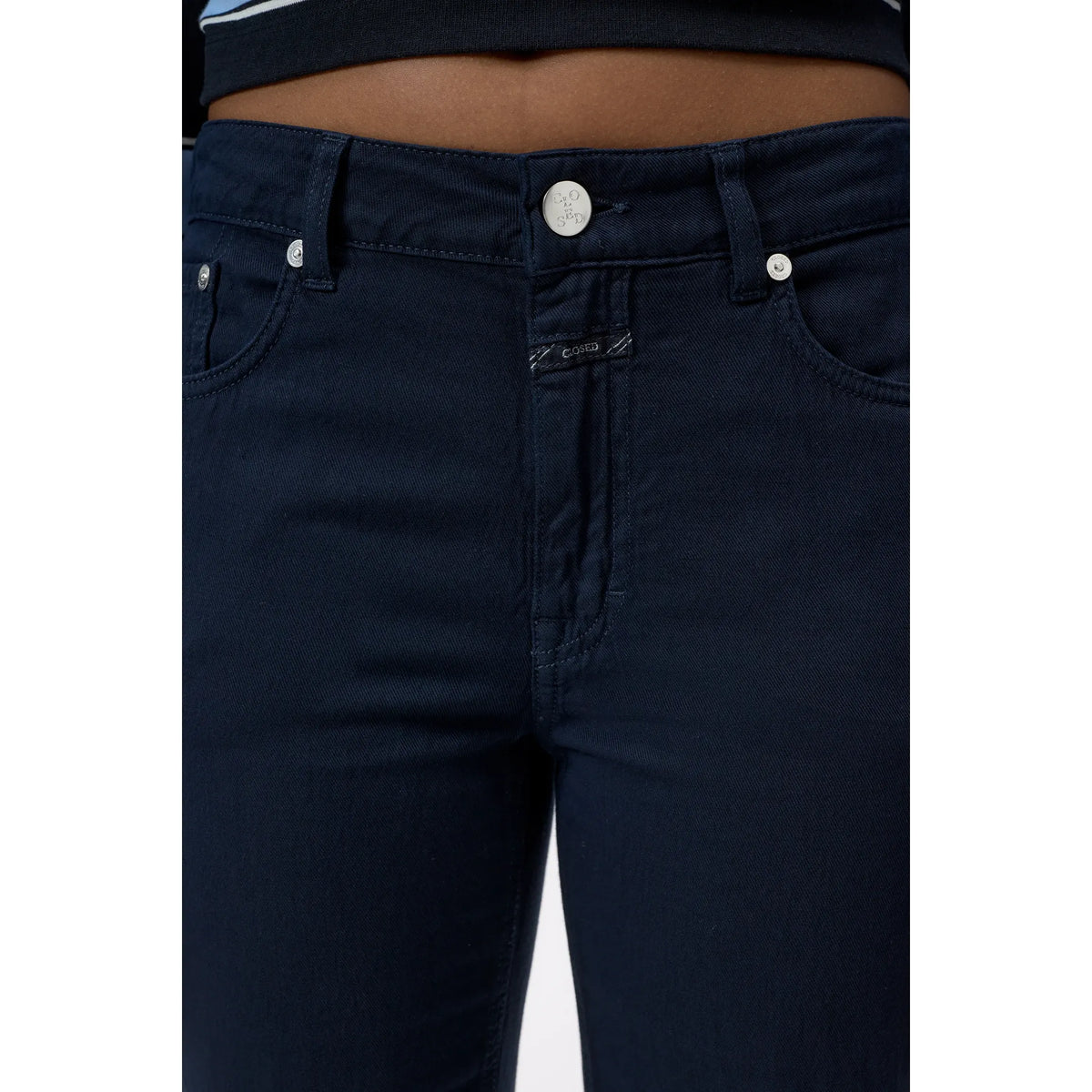 Closed Women's Milo Straight Pants in Dark Night, stylish dark-colored straight-leg trousers for women.