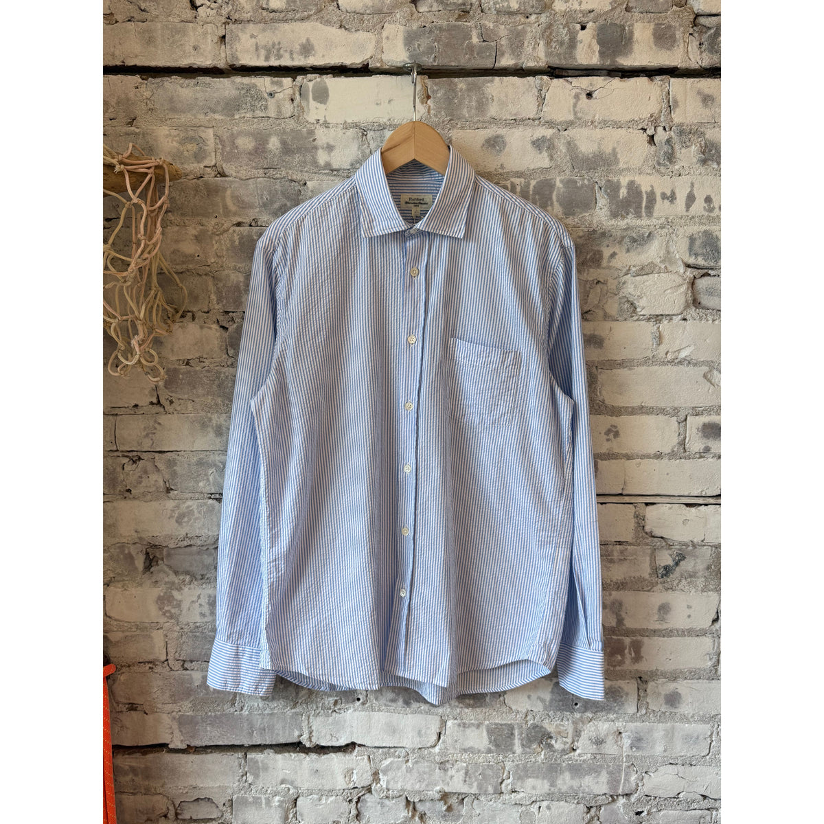 Men's Paul Woven Seersucker Shirt by Hartford in sky blue and white, featuring a woven seersucker fabric and classic collar.