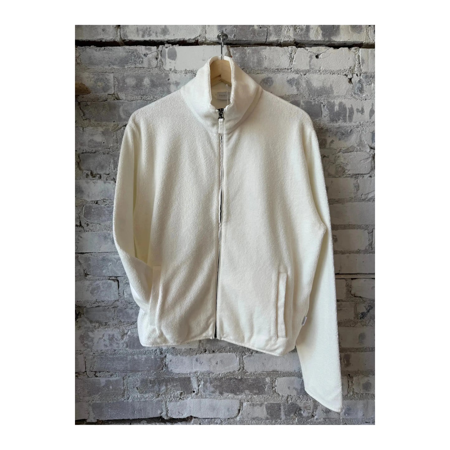 Men's ivory PF jacket from 04651/ with a stylish, tailored fit, featuring smooth fabric and a modern, versatile design.