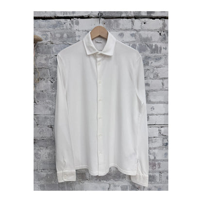 White men's Piqué slim collar shirt from the brand 04651, featuring a classic collar and textured fabric.