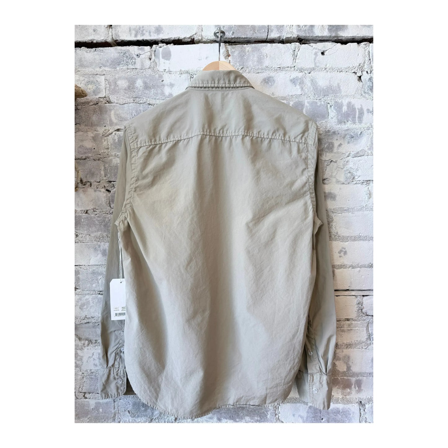 Men's Save Khaki United poplin standard shirt in earth tone, featuring a classic fit and button-down collar.