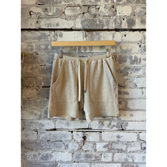 Kepani Raffy fleece sweat shorts in oatmeal color, soft and cozy casual shorts for comfortable everyday wear.