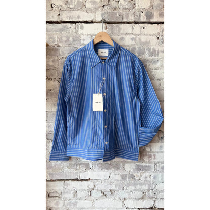 Men's NN07 Reed Poplin Shirt in Aqua Stripe, featuring a lightweight cotton fabric with a classic button-down design.