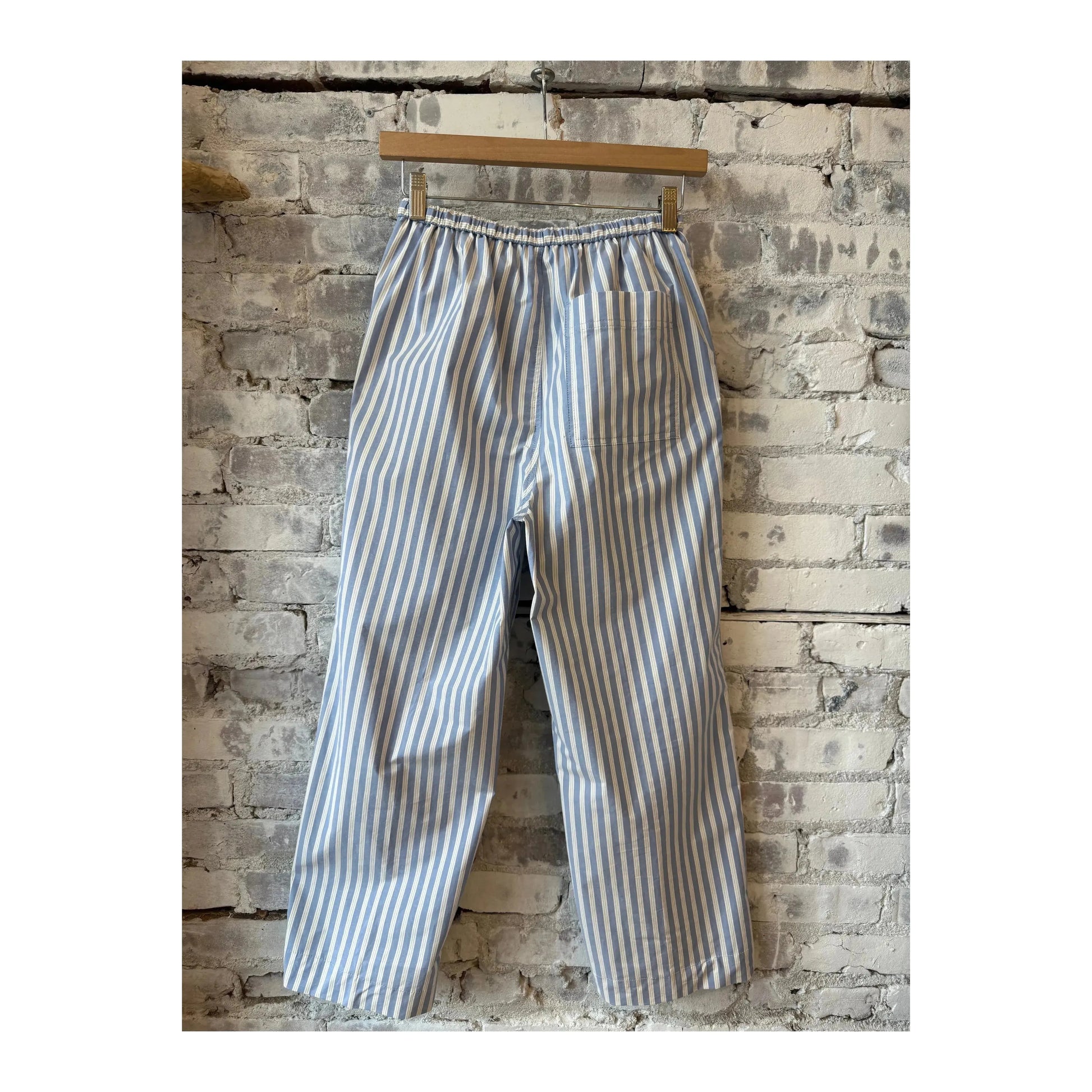 Closed Women's Romilla Relaxed Pants in Cornflower Blue, showcasing a comfortable fit and relaxed style.