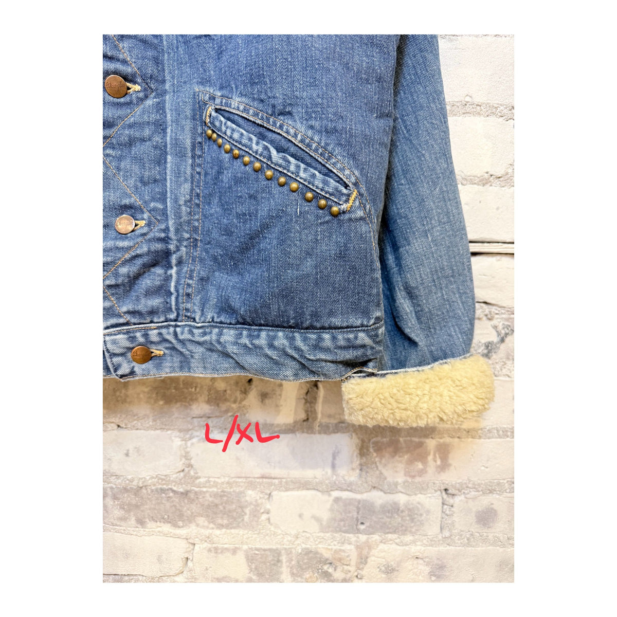 Women's Freecity RTU 1972 SuperVintage Americana jacket with vintage patina, featuring classic denim styling and distressed details.