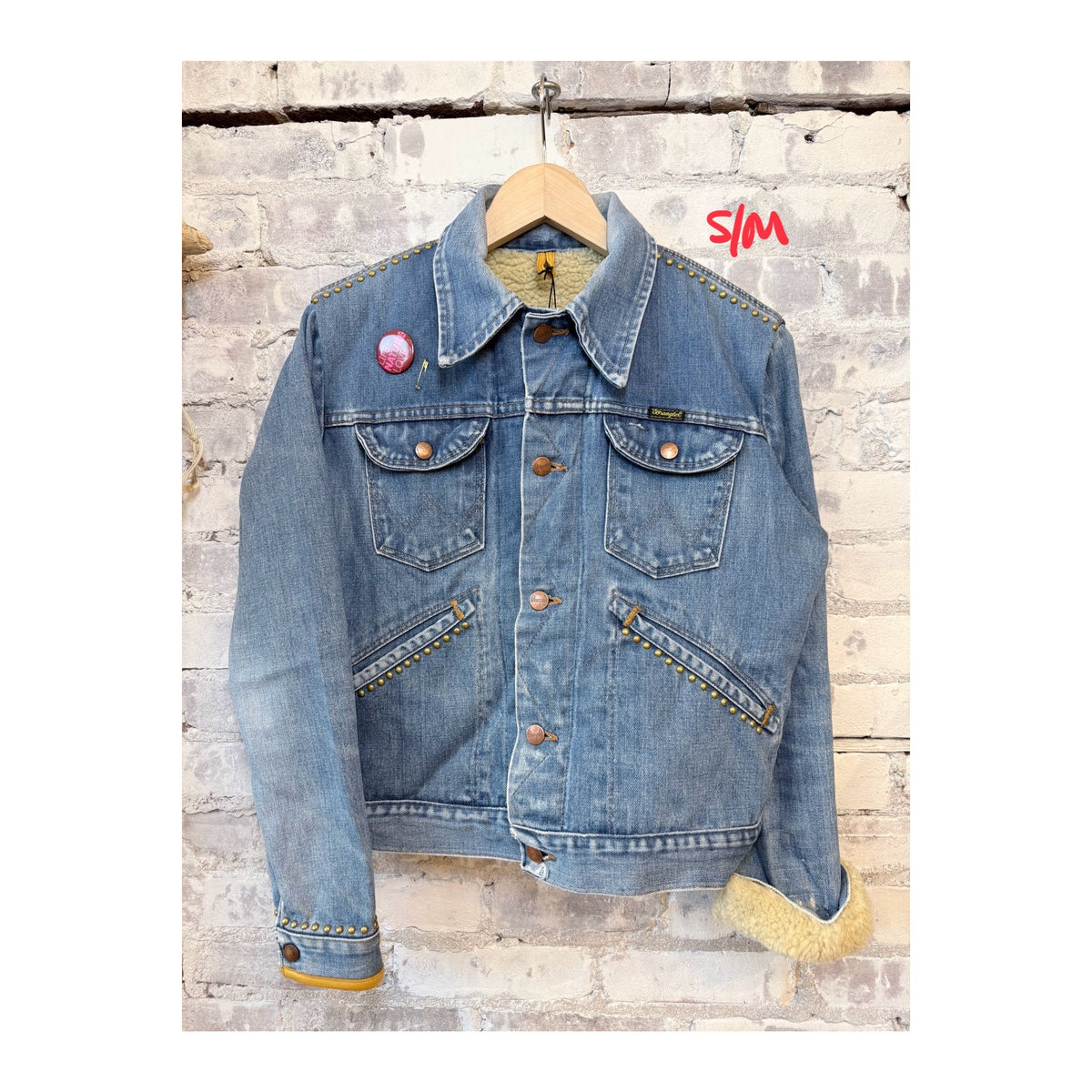 Women's Freecity RTU 1972 SuperVintage Americana jacket with vintage patina, featuring classic denim styling and distressed details.