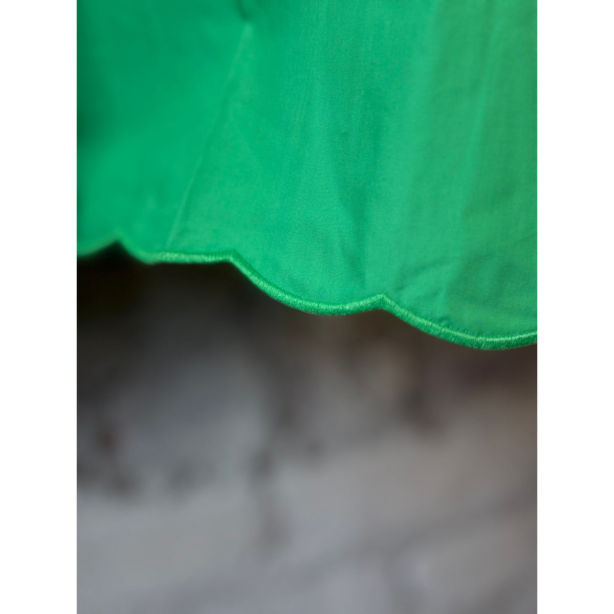 Women's scallop dress by Brazeau Tricot in Mojito color, featuring a stylish, feminine design with scalloped details.