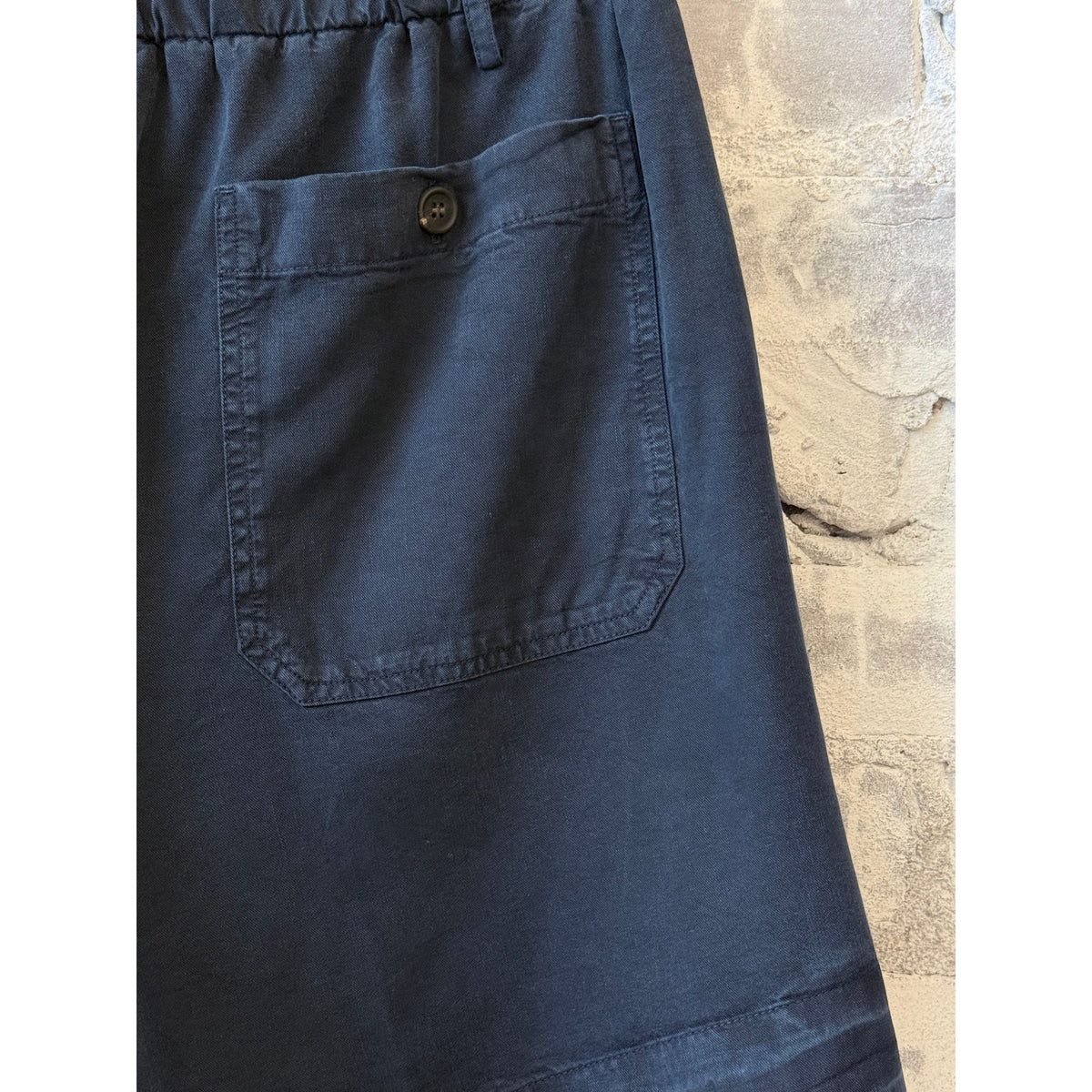 Hartford Women's Stefi Woven Short in Night color, lightweight and stylish for comfortable summer wear.