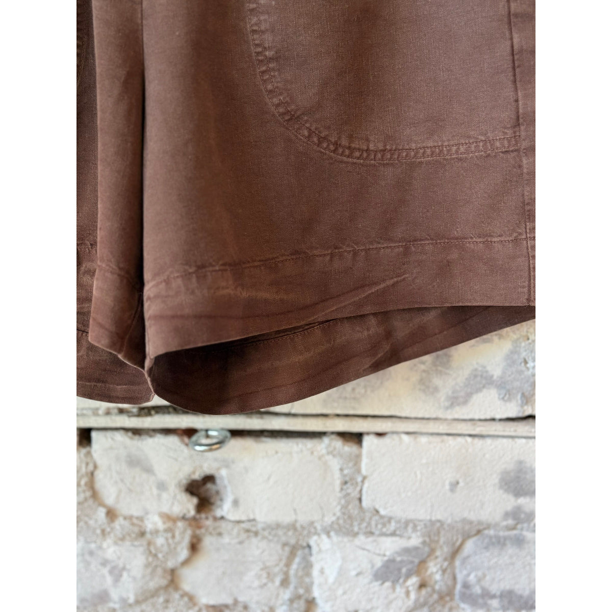 Women's Hartford Stefi Woven Short in wood color, lightweight summer shorts with woven fabric detail, casual and comfortable fit.