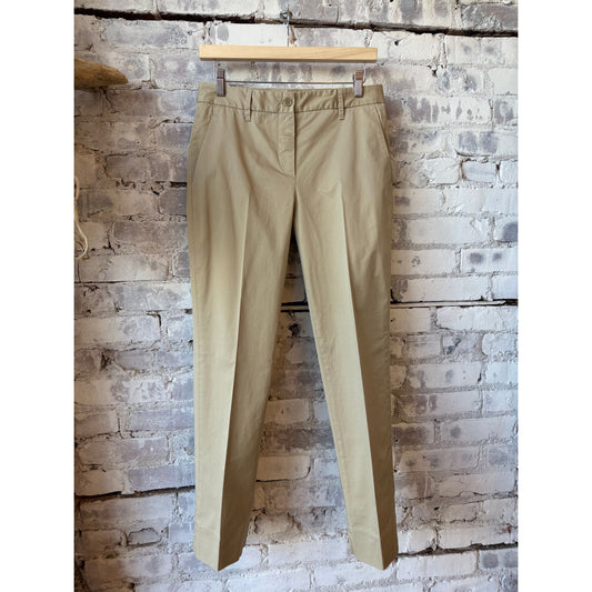 Women's stretch cotton twill trousers in colonial beige by Aspesi, shown in a flattering fit and casual style.