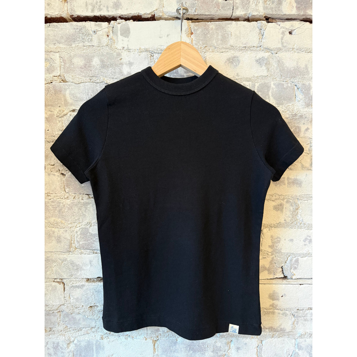 Women's deep black jersey cotton T-shirt by Merz b. Schwanen, showcasing soft, supple fabric and a classic fit.