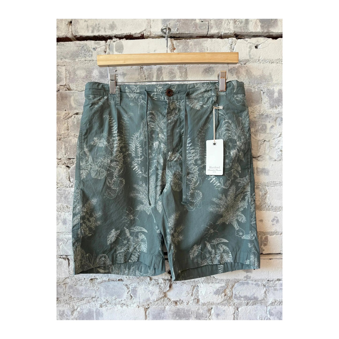 Men's cotton tank top in eucalyptus color by Hartford Men's, featuring a sleeveless design and casual fit.
