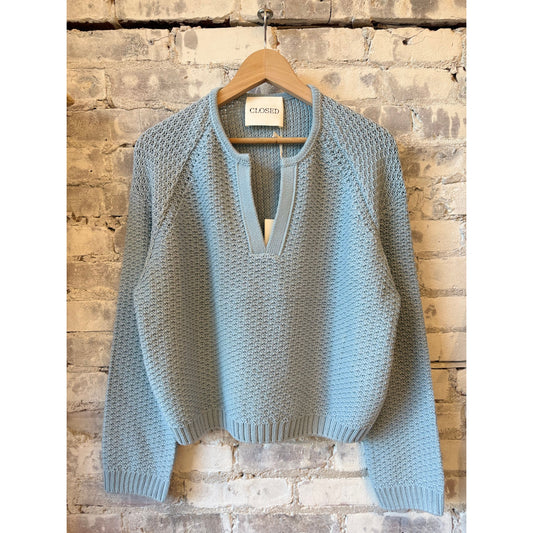 Women's textured cotton knit sweater in dove blue by Closed Women's, showcasing soft fabric and detailed knit pattern.