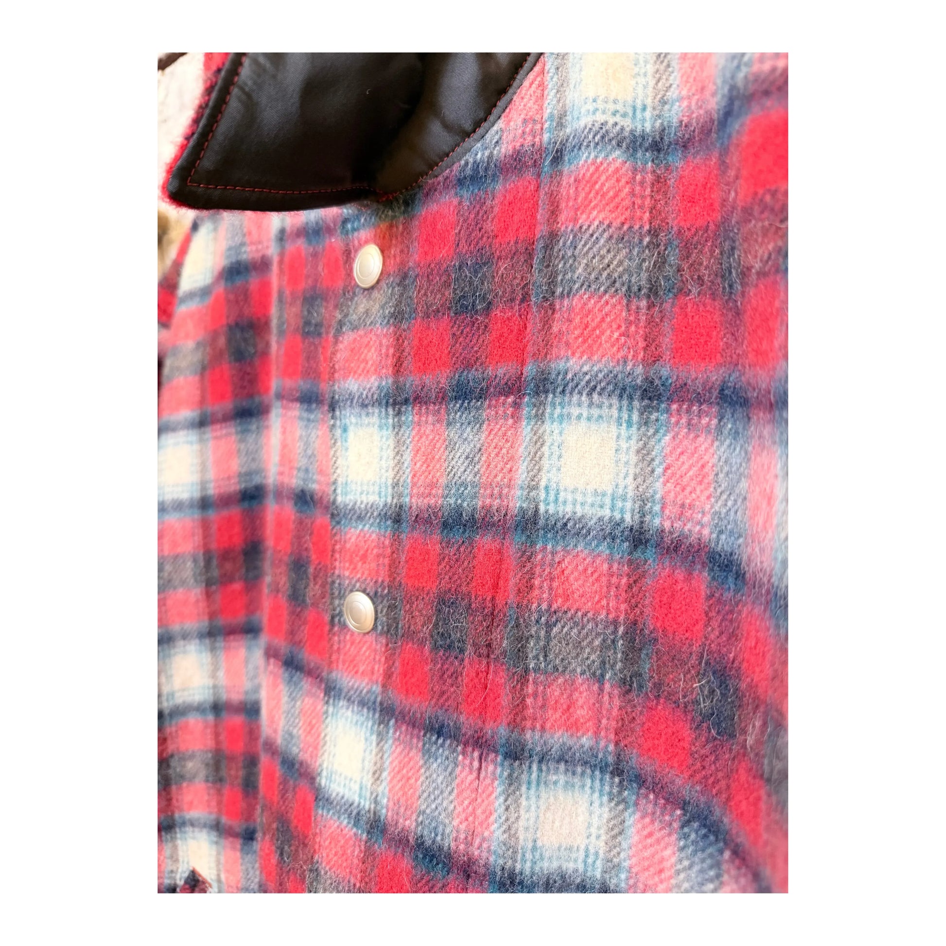 Men's red check "Tom" CPO jacket by Fujito, featuring classic check pattern, button closure, and rugged style.
