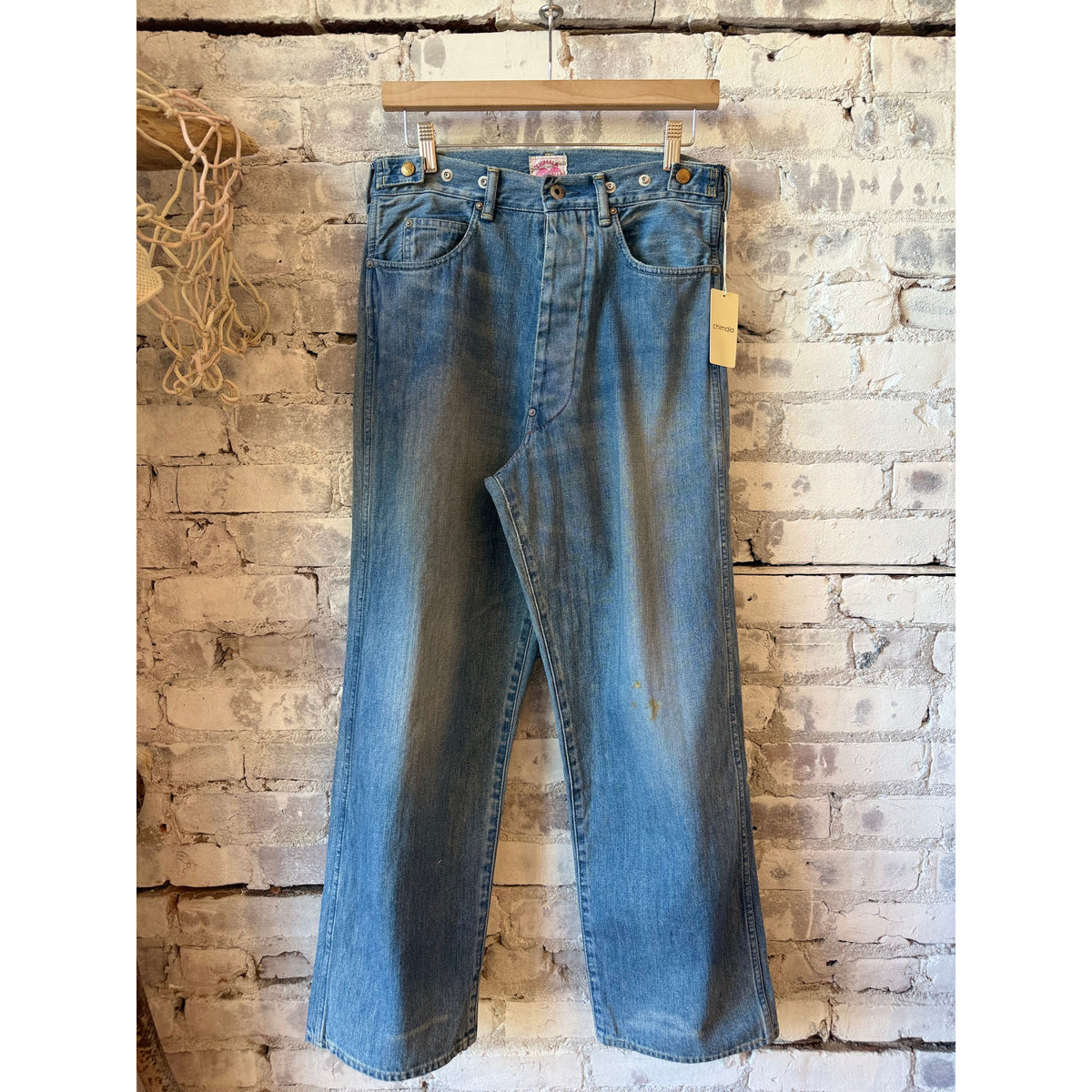 Men's Chimala unisex 13oz wide width adjustable pants in smoky light fabric, featuring a relaxed fit and casual style.