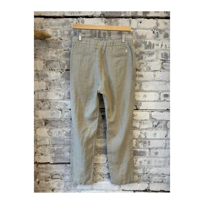 Men's Vigo Tapered Regular Pant in Cloud Grey by Closed Men's, showing the relaxed fit and tapered leg design.
