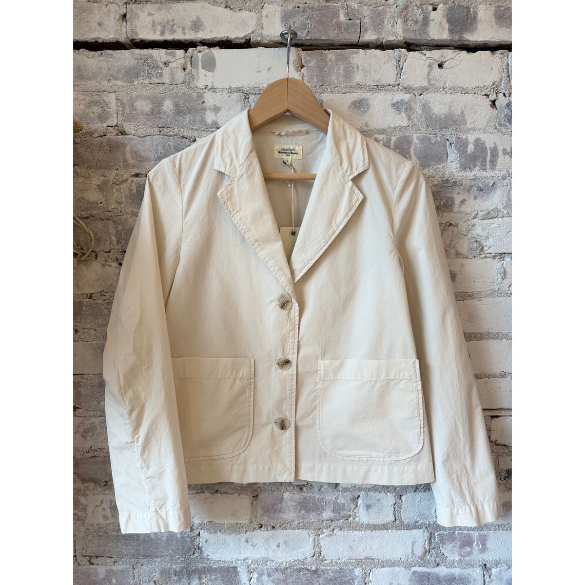 Women's Hartford Vizir Woven Jacket in stone color, featuring a stylish woven design and tailored fit.