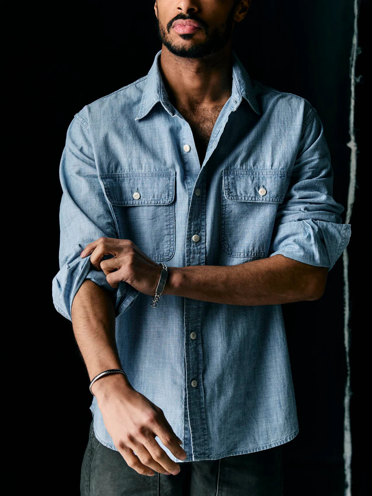 imogene + willie Earl Chambray 2-Pocket Workshirt - Chambray Blue Black