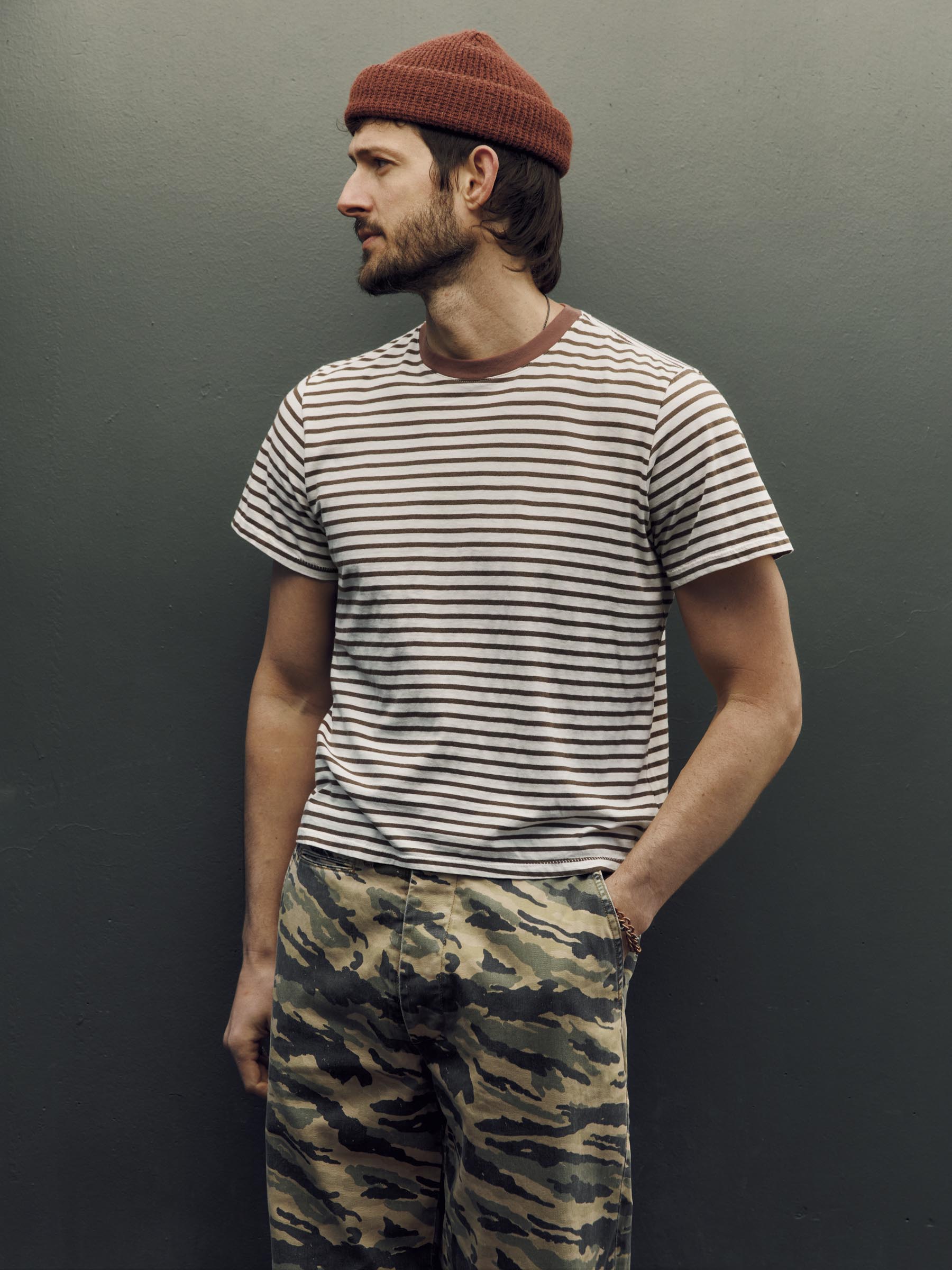 novel knit crew in brown stripe