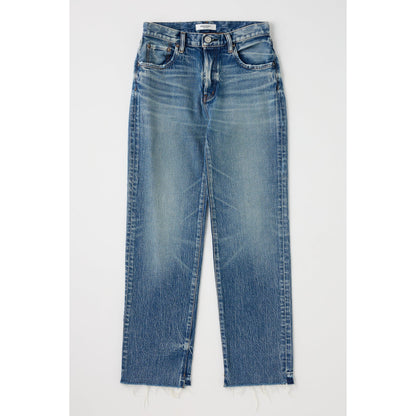 Women's Moussy Williamsville Straight Jean in blue denim, showing the fit and classic style of the straight-leg design.