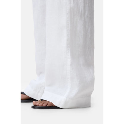 Women's Winona Wide Linen Pants by Closed in white, featuring a relaxed fit and lightweight linen fabric.