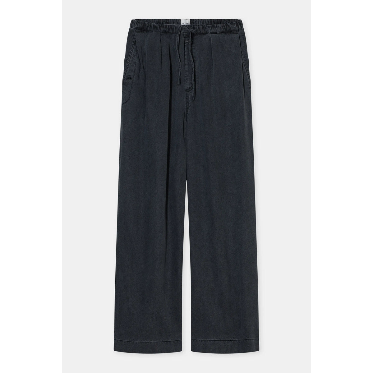 Close-up of black Wynston Wide Jeans for women by Closed Women's, showcasing the fabric and relaxed fit.