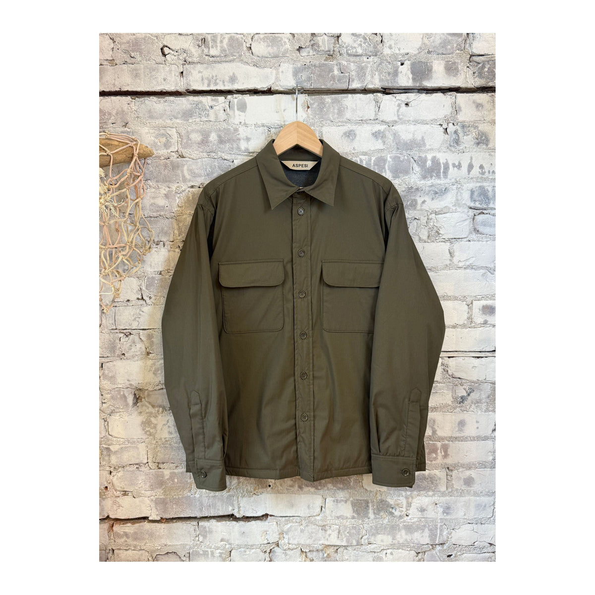 Men's Yoshitaka cotton nylon shirt jacket by Aspesi in military style, featuring a durable fabric and casual design.