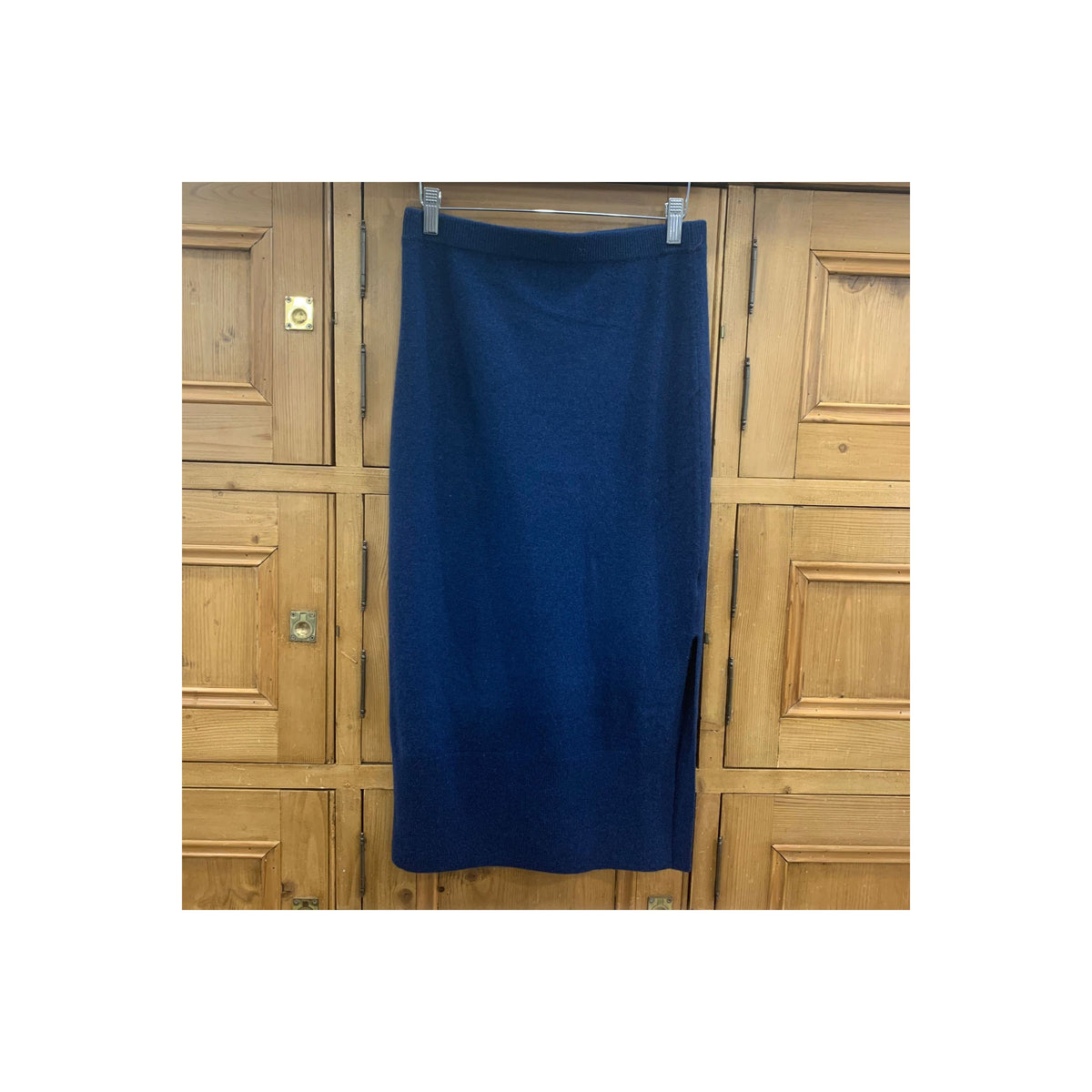 Crush Annecy long side split skirt for women in marine, showcasing its flowing fabric and stylish side slit.